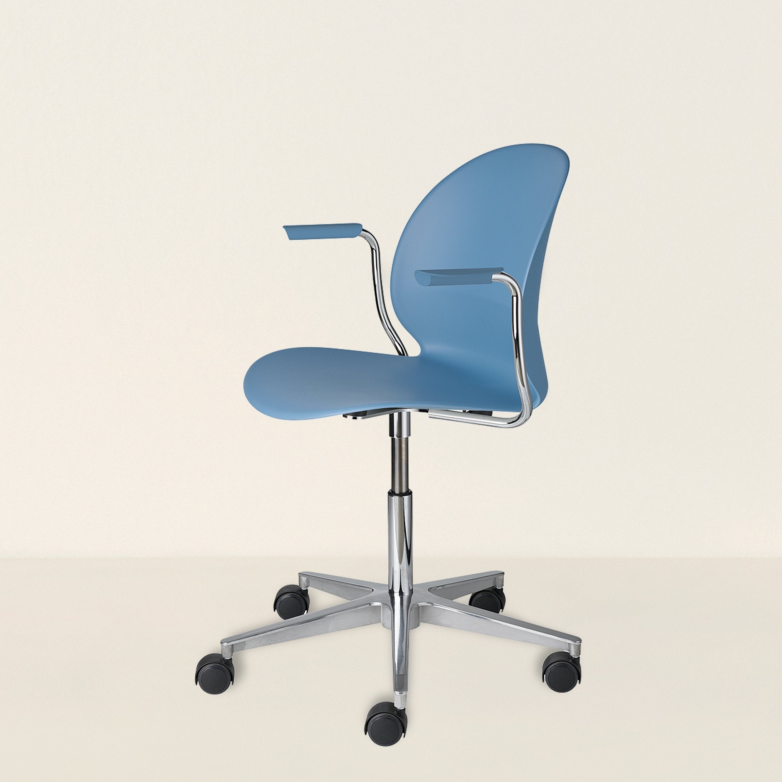 N02 Recycle Swivel Armchair