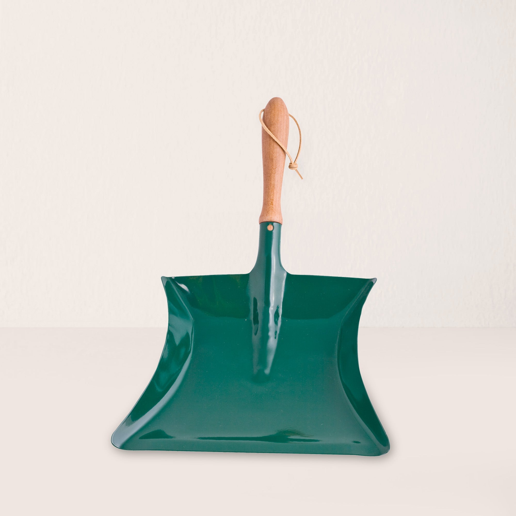 Beechwood Handle Dustpan