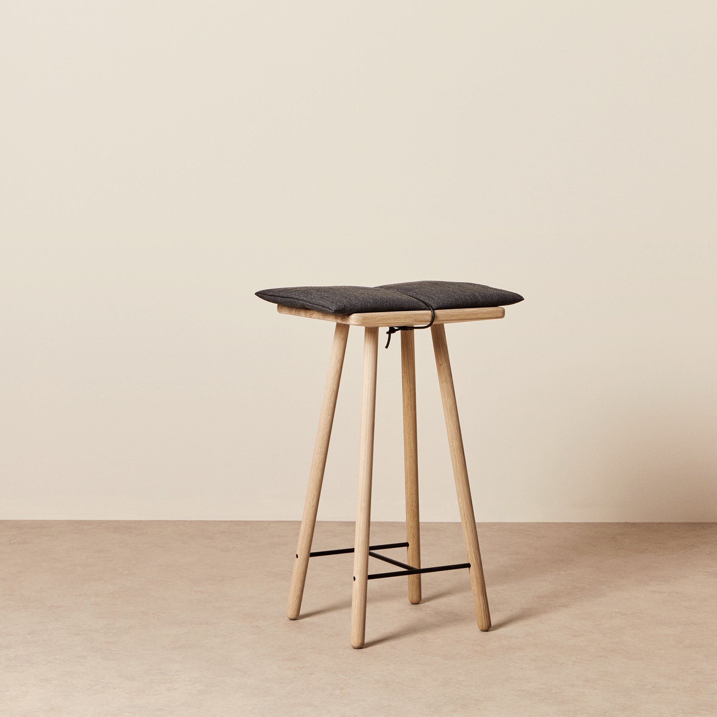 Georg Bar Stool