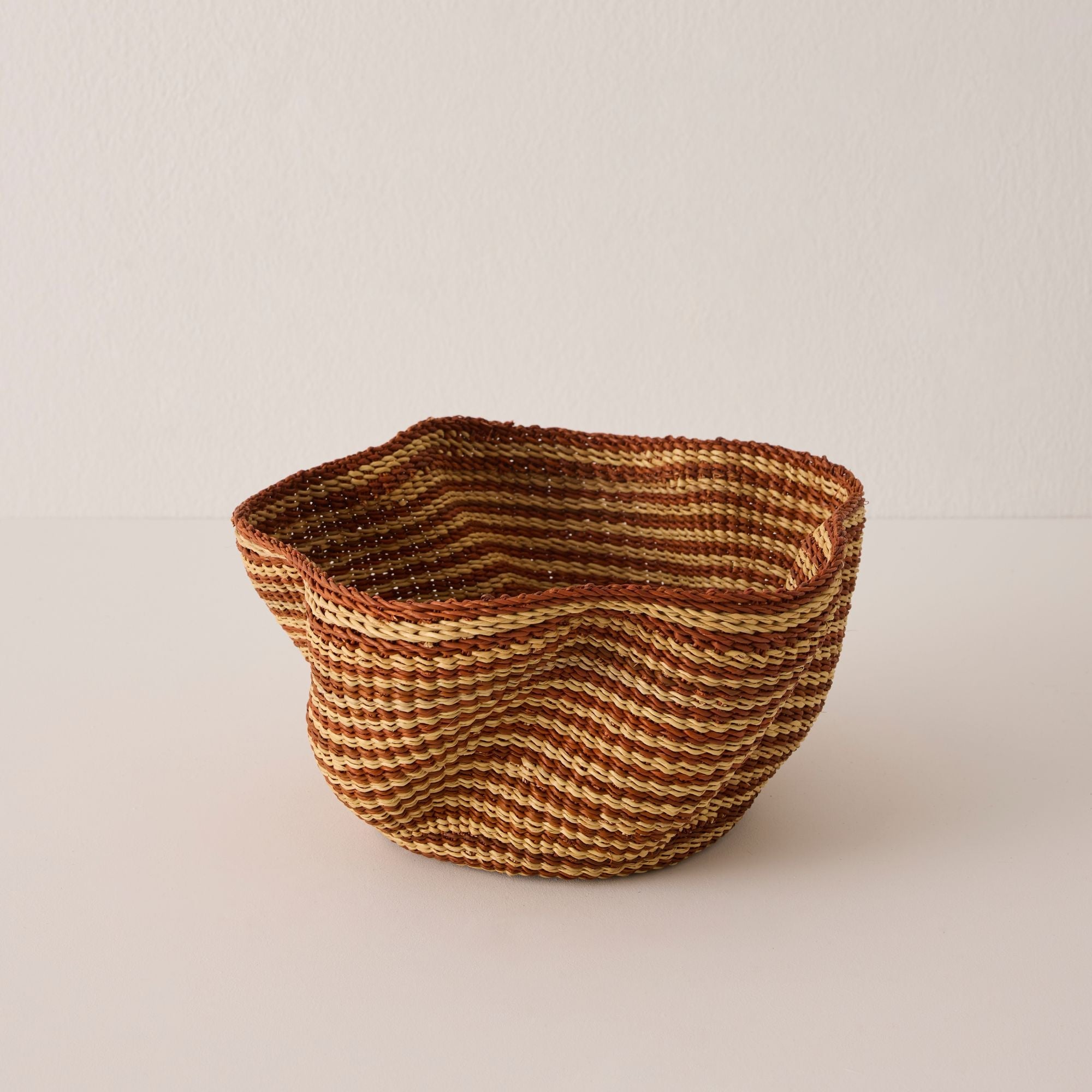 Mini Pakurigo Wave Decor Basket