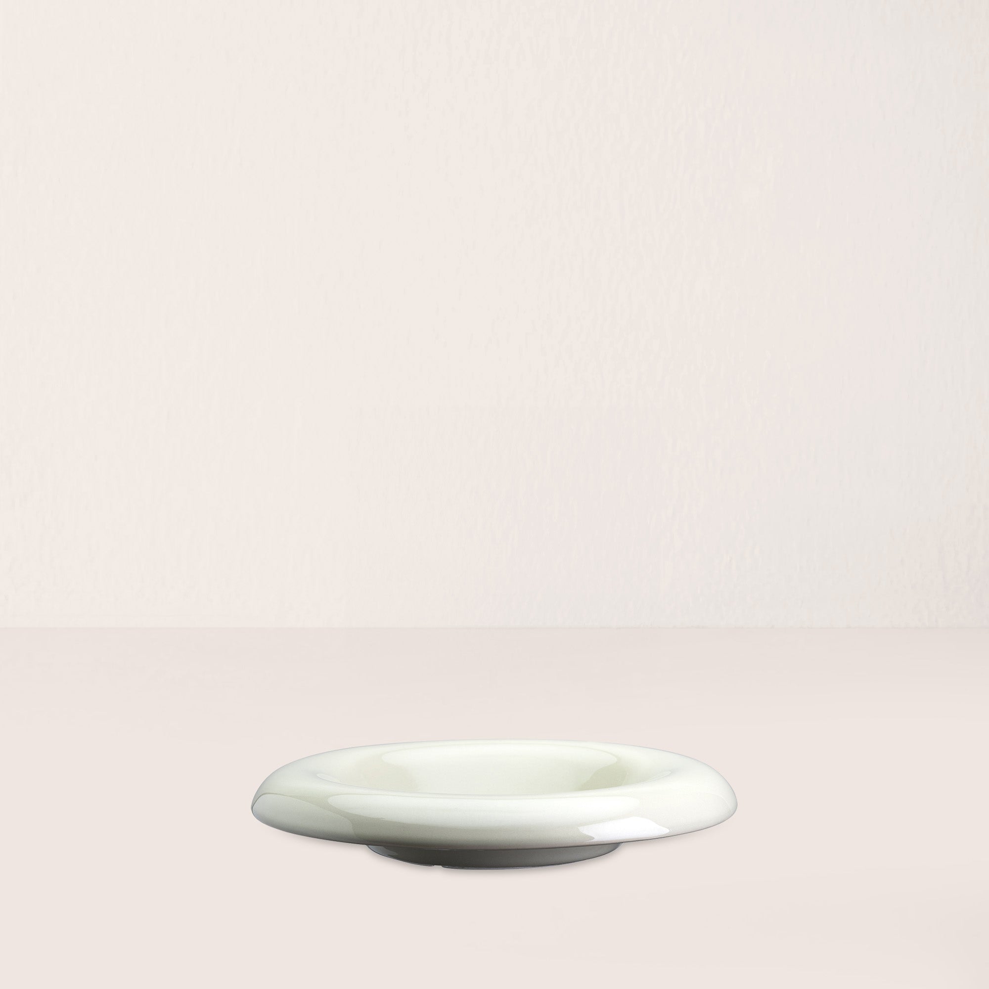 Lily Ø14 Saucer